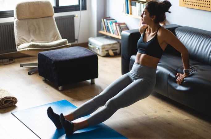 Exercícios para os seus braços e abdômen