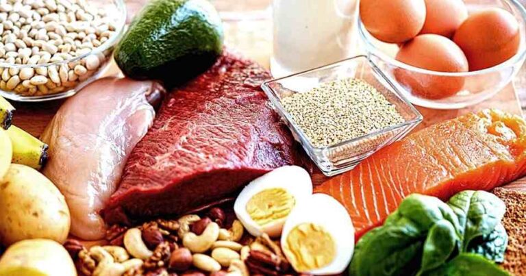 O sucesso no ganho de músculos e perda de gordura corporal depende não apenas da escolha dos alimentos, mas também da consistência e equilíbrio nutricional.