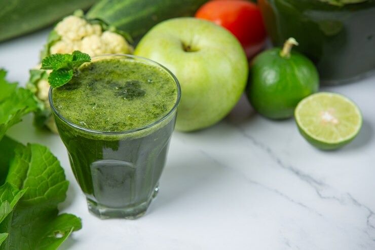 Suco Natural para Combater a Gordura no Fígado - é importante incluir esse suco natural detox como parte de uma dieta equilibrada.