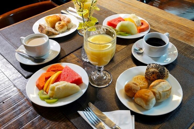 Está tentando perder peso? Você pode estar se perguntando qual é o melhor horário para tomar café da manhã. A resposta pode surpreendê-lo!