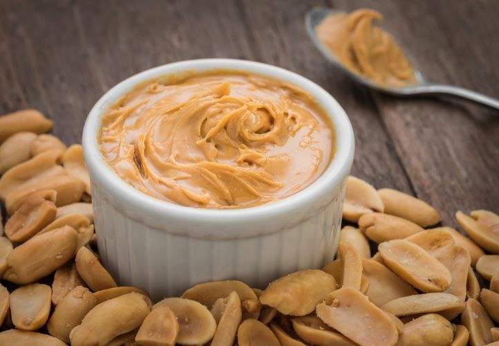 Pasta de amendoim: um superalimento. É uma ótima fonte de niacina, vitamina E, gorduras saudáveis para o coração e resveratrol.