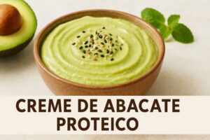 O creme de abacate proteico é uma das receitas mais práticas e funcionais para quem busca um lanche saudável, rápido e cheio de nutrientes
