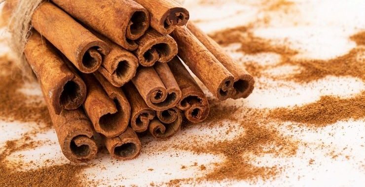 A Especiaria Eficaz para Reduzir o Açúcar no Sangue Experimente adicionar canela a cereais, iogurtes, sobremesas