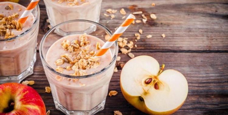 Benefícios de Consumir Vitamina de Aveia. Esta combinação oferece uma refeição saborosa, mas também é rica em nutrientes essenciais