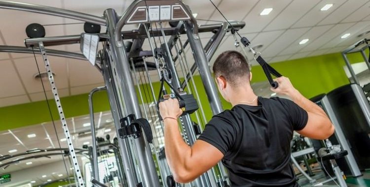 Como Usar Aparelhos de Academia com Segurança. realizar treinos eficazes, atingindo resultados enquanto se preserva a integridade física.