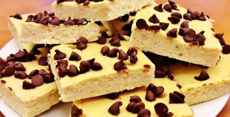 incrível de Blondies de Grão de Bico com Creme de Amêndoas de Baunilha.