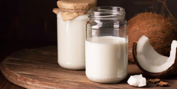 Felizmente, é possível preparar iogurtes sem lactose em casa, utilizando ingredientes naturais e técnicas simples.