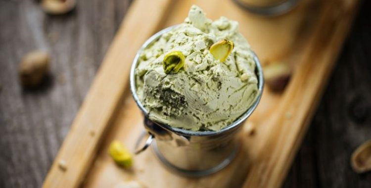Gelado de Pistache Saudável:. Esta receita é ideal para quem busca uma alternativa nutritiva e simples de preparar.